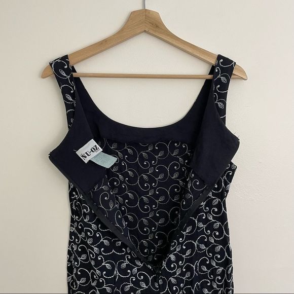 Vintage | 90s “Nu-Oz” Floral Embroidered Mini Dress - Picture 4 of 10